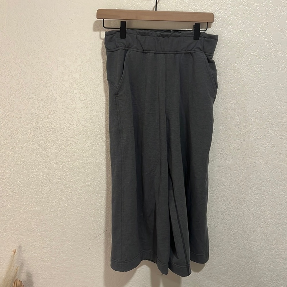 Lulu crops (wide leg) lounge/comfort with elastic waist